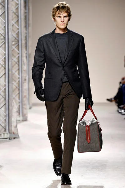 Look 27